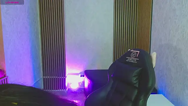 Snapshot of Miagates_tay chatting on 11.03.25 Miagates tay online show from 11.03.25