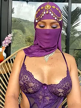  hafsa  online show from 10.25.25