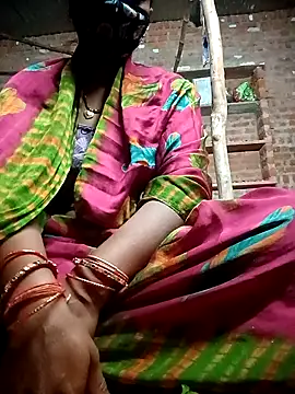 Snapshot of Suman_ji1 chatting on 10.10.25 Suman ji1 online show from 10.10.25