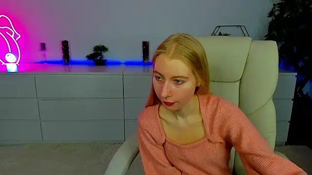 Alina Blonde online show from 10.14.25