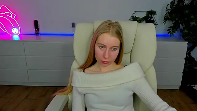 Alina Blonde online show from 02.15.26