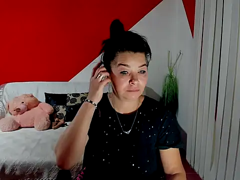 Soffy Skye online show from 09.28.25