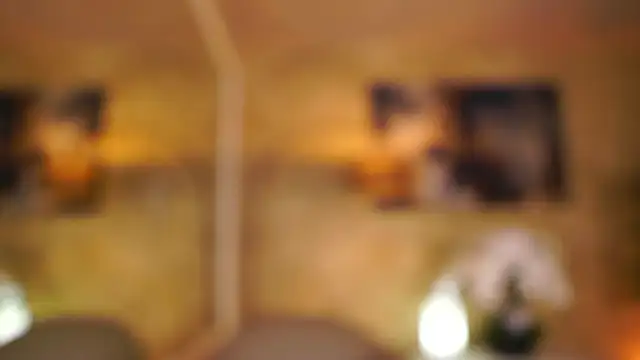 Snapshot of YuliaDesirevska chatting on 10.25.25 YuliaDesirevska online show from 10.25.25