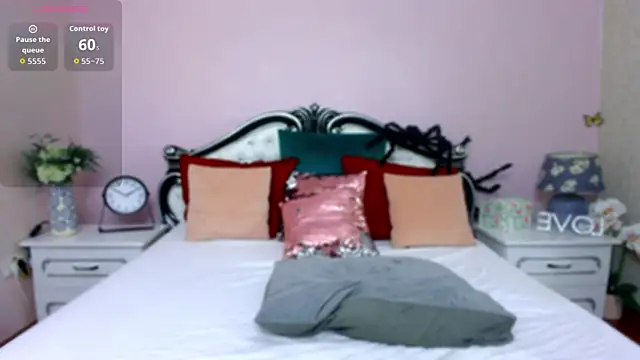 Snapshot of Missy_Skye chatting on 10.21.25 Missy Skye online show from 10.21.25