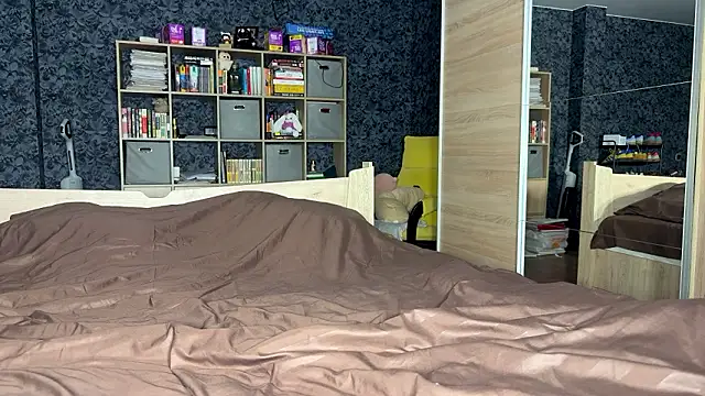 Snapshot of AzureEyes chatting on 02.21.26 AzureEyes online show from 02.21.26