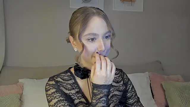 Snapshot of Stefa_Evans chatting on 10.06.25 Stefa Evans online show from 10.06.25