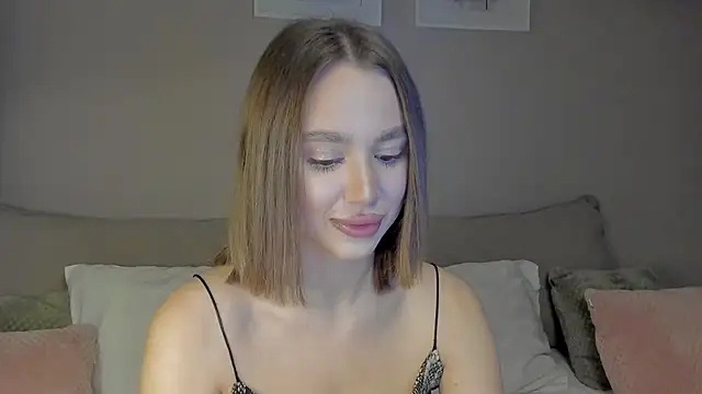 Snapshot of Stefa_Evans chatting on 10.28.25 Stefa Evans online show from 10.28.25