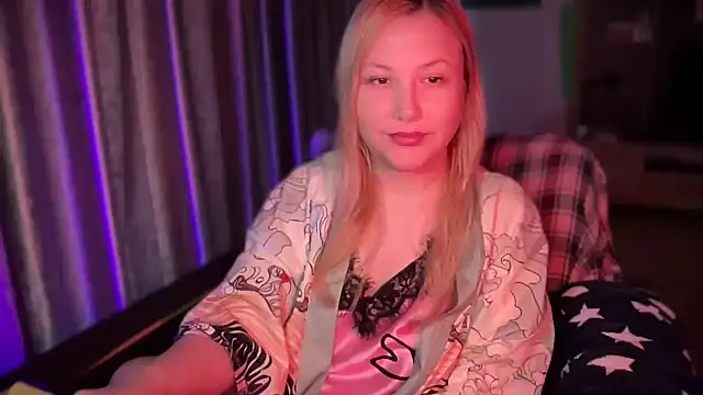 BikiHellena online show from 11.07.25