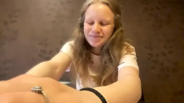 GlyndaCaver online show from 09.27.25