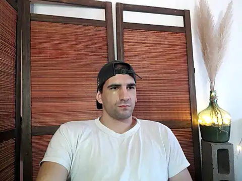 Snapshot of ObeyLust chatting on 09.14.25 ObeyLust online show from 09.14.25