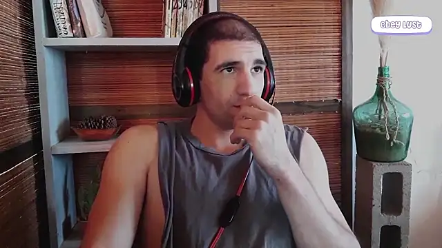 Snapshot of ObeyLust chatting on 09.16.25 ObeyLust online show from 09.16.25