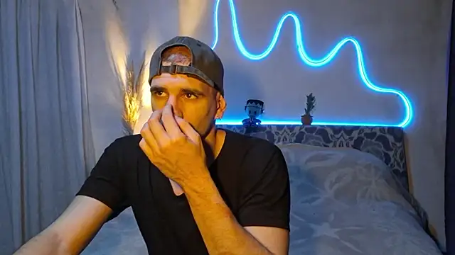 Snapshot of ObeyLust chatting on 11.18.25 ObeyLust online show from 11.18.25