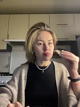 Snapshot of MartaLuna_ chatting on 02.08.26 MartaLuna online show from 02.08.26