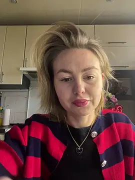 Snapshot of MartaLuna_ chatting on 02.14.26 MartaLuna online show from 02.14.26