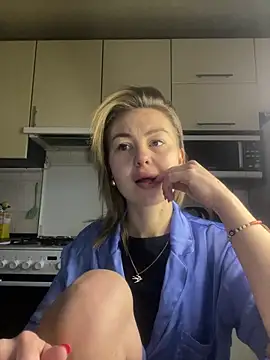 Snapshot of MartaLuna_ chatting on 02.20.26 MartaLuna online show from 02.20.26