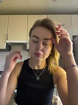 Snapshot of MartaLuna_ chatting on 02.27.26 MartaLuna online show from 02.27.26