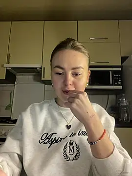 Snapshot of MartaLuna_ chatting on 02.28.26 MartaLuna online show from 02.28.26