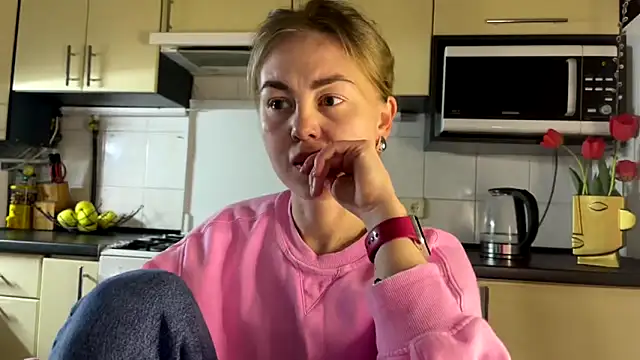 MartaLuna  online show from 04.15.26