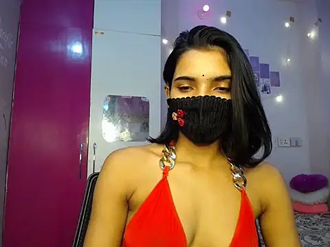 Snapshot of Sweetangle24 chatting on 10.30.25 Sweetangle24 online show from 10.30.25