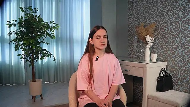 JoyFiliault online show from 09.15.25