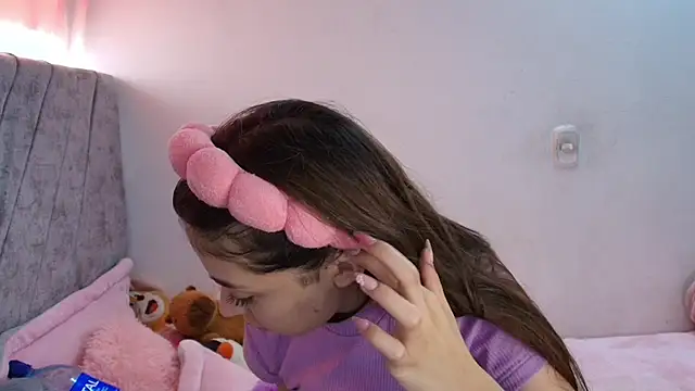 Snapshot of kimmy_vegga2 chatting on 09.29.25 kimmy vegga2 online show from 09.29.25