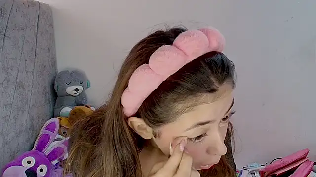 Snapshot of kimmy_vegga2 chatting on 10.09.25 kimmy vegga2 online show from 10.09.25