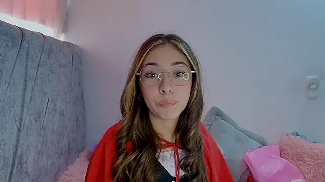 Snapshot of kimmy_vegga2 chatting on 10.31.25 kimmy vegga2 online show from 10.31.25