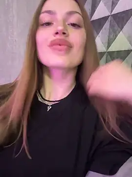 Elizabeth Tay online show from 03.29.26