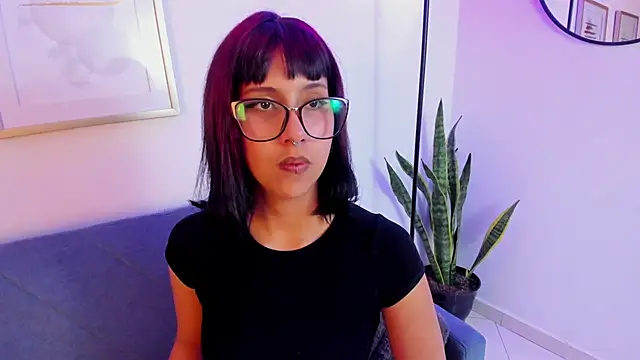 Snapshot of Siaa_rosee chatting on 10.22.25 Siaa rosee online show from 10.22.25