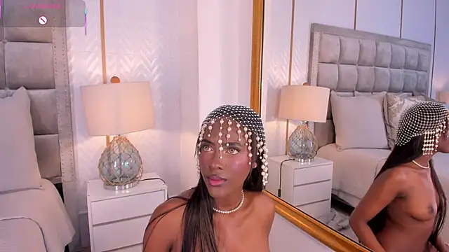 DakotaWangi online show from 04.07.26