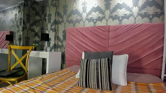 VictoriaQueen Fg online show from 10.23.25