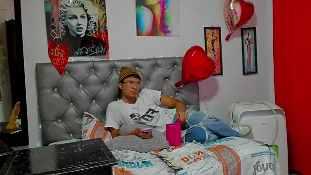 Snapshot of xxKamadevaxx chatting on 02.27.26 xxKamadevaxx online show from 02.27.26