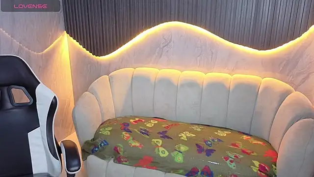 Maia Tx online show from 10.06.25