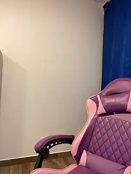 Snapshot of April_Becker chatting on 10.05.25 April Becker online show from 10.05.25