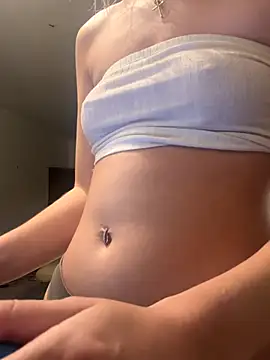 Snapshot of IceEyesUK chatting on 10.12.25 IceEyesUK online show from 10.12.25