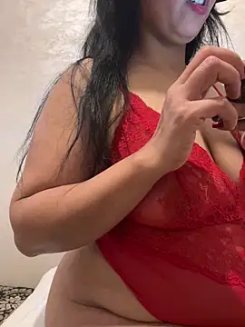 lara9Qouin online show from 04.08.26