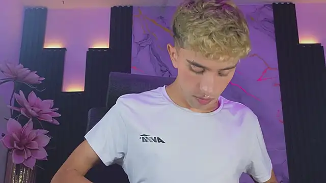 sweetsanti online show from 10.11.25