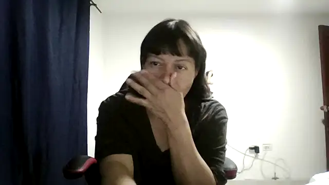 Snapshot of adri89-g chatting on 06.19.26 adri89-g online show from 06.19.26