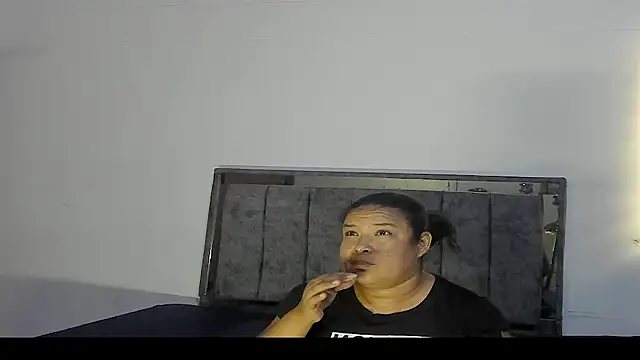 Snapshot of morenita_sexlove chatting on 02.15.26 morenita sexlove online show from 02.15.26