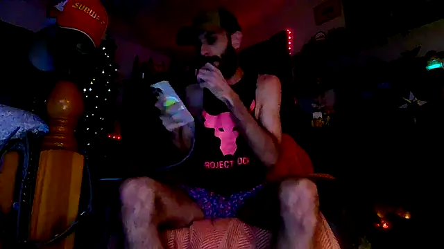 Snapshot of HarmoniousPhantasm3 chatting on 10.08.25 HarmoniousPhantasm3 online show from 10.08.25