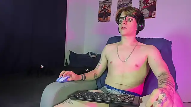 Snapshot of Jerry_Cole chatting on 10.11.25 Jerry Cole online show from 10.11.25