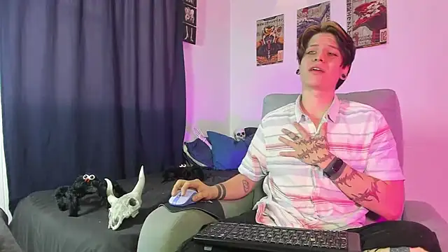 Snapshot of Jerry_Cole chatting on 10.28.25 Jerry Cole online show from 10.28.25