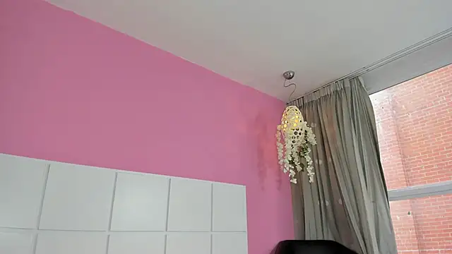 Snapshot of Aliciabloom chatting on 09.23.25 Aliciabloom online show from 09.23.25