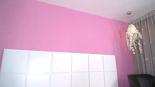 Snapshot of Aliciabloom chatting on 09.24.25 Aliciabloom online show from 09.24.25