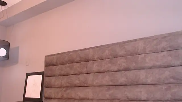 Snapshot of Aliciabloom chatting on 10.04.25 Aliciabloom online show from 10.04.25