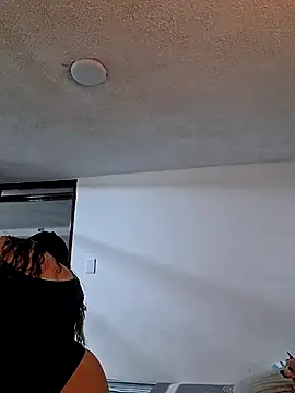 Snapshot of Aliciabloom chatting on 10.12.25 Aliciabloom online show from 10.12.25