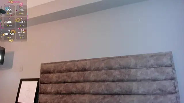 Snapshot of Aliciabloom chatting on 10.17.25 Aliciabloom online show from 10.17.25