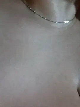 Snapshot of Aliciabloom chatting on 10.19.25 Aliciabloom online show from 10.19.25