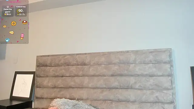 Snapshot of Aliciabloom chatting on 10.21.25 Aliciabloom online show from 10.21.25