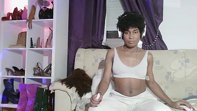 Snapshot of Afrikaisy_big21dx chatting on 12.17.25 Afrikaisy big21dx online show from 12.17.25